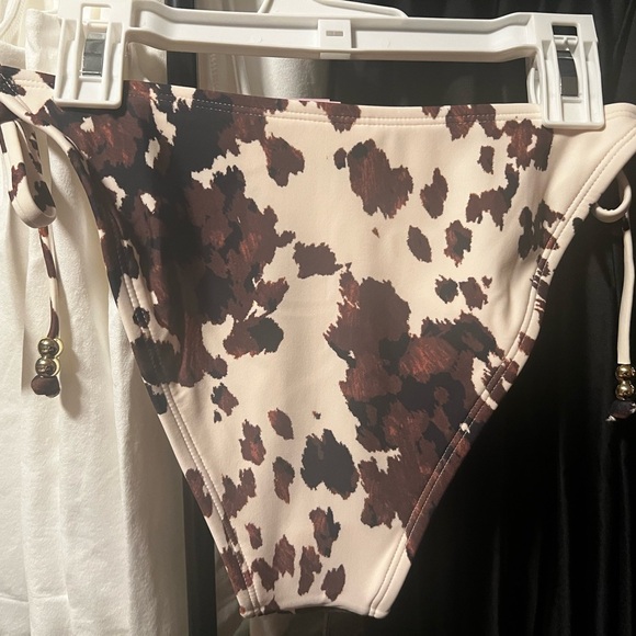 Wild Fable Women’s Animal Print Swim Bottoms Size Medium - Picture 2 of 4